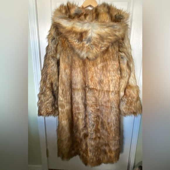 Faux Fox Fur Coat - Beautiful Coat Size 18-20 - Picture 3 of 6